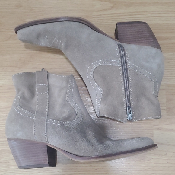 Dolce Vita Shoes - Dolce Vita Size 9 Taupe Suede Ankle Booties